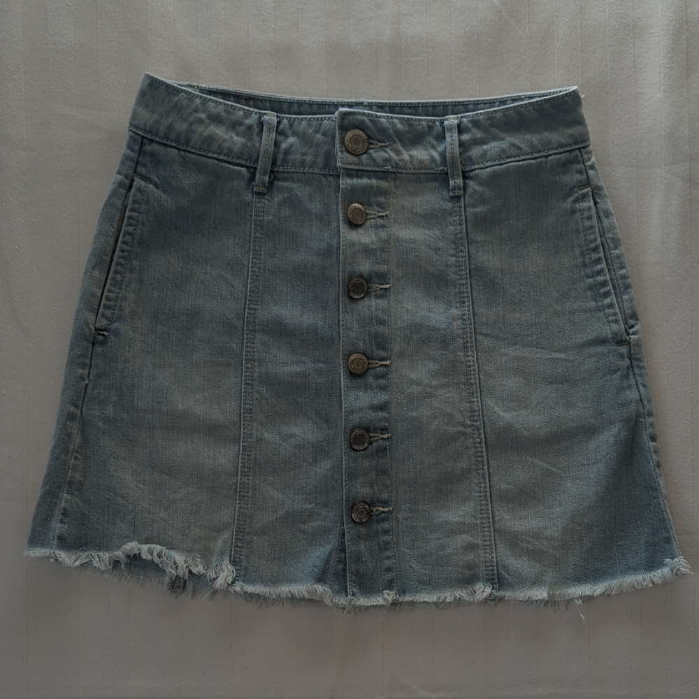 American Eagle Outfitters Light Blue Button-Front Denim Mini Skirt Size 00